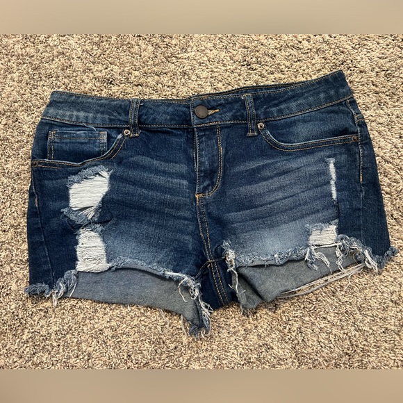 No Boundaries jean shorts - Picture 1 of 3